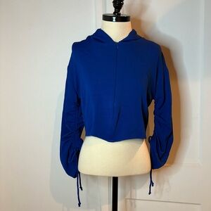 Maison Cinqcent royal blue hooded cropped quarter zip top